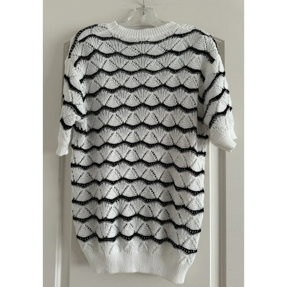 Wave Sweater Mens's Black & White Pullover Short Sleeve Knit Top-SMALL
